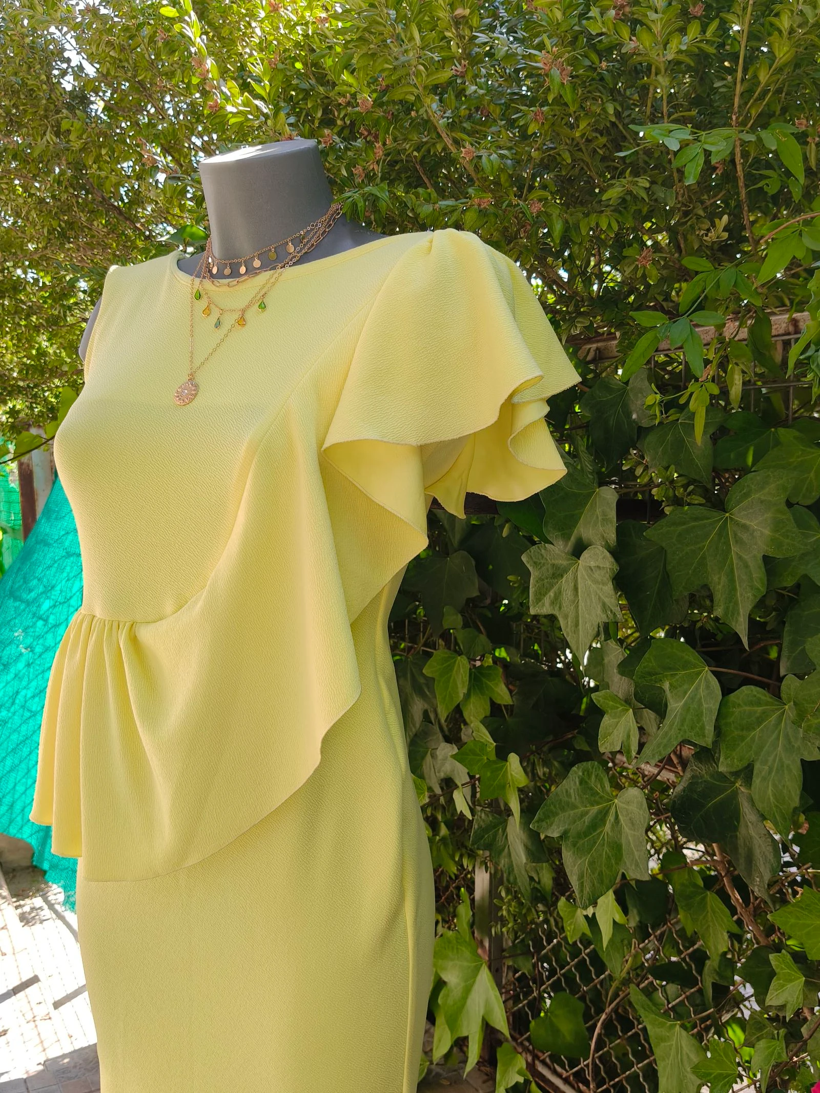 Robe élégante de fête avec volant /Vestido elegante de fiesta con volante – photo 6